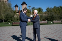 O VIZITĂ CARE NE ONOREAZĂ!